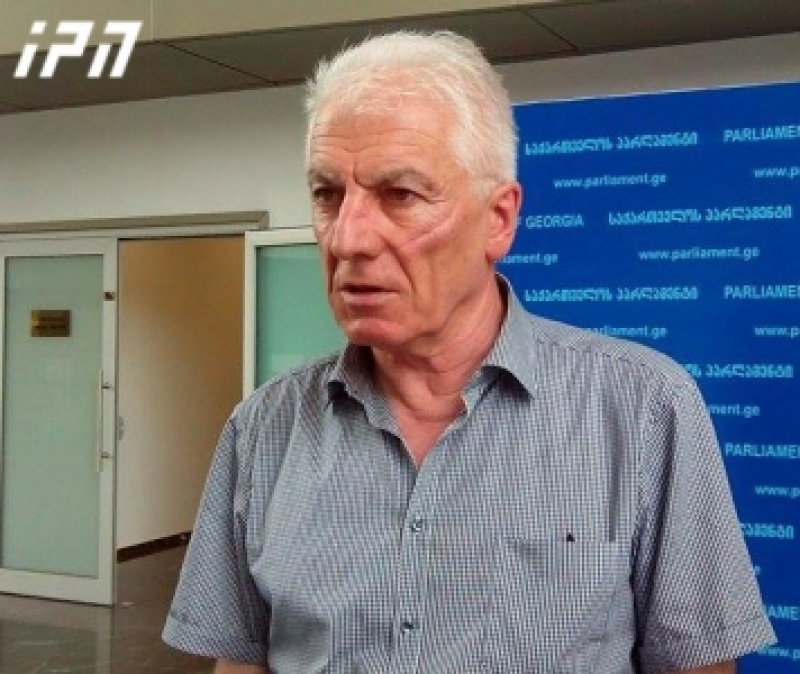 "ხალხი იმიტომ მლოცავს, რომ რესპუბლიკელები მლანძღავენ" - თამაზ მეჭიაური