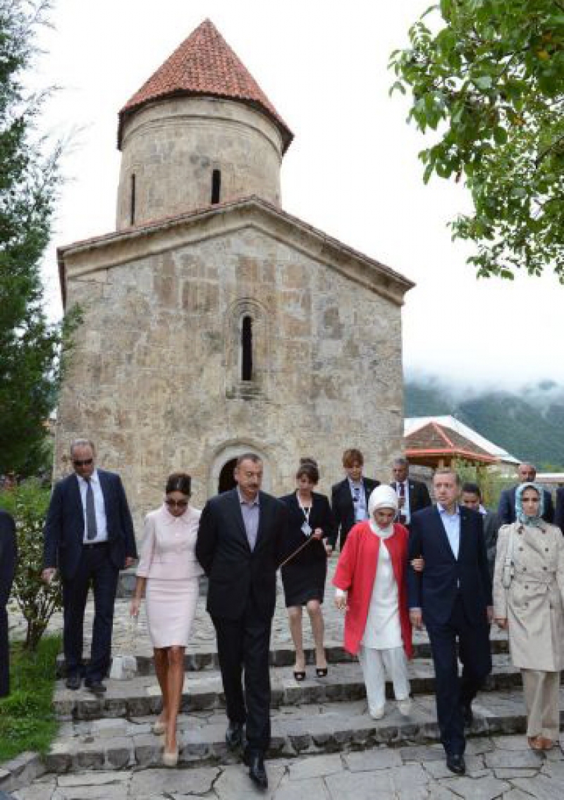 როგორ "იქცა" უძველესი ქართული ტაძარი ალბანურად ალიევ-ერდოღანის შეხვედრისას 