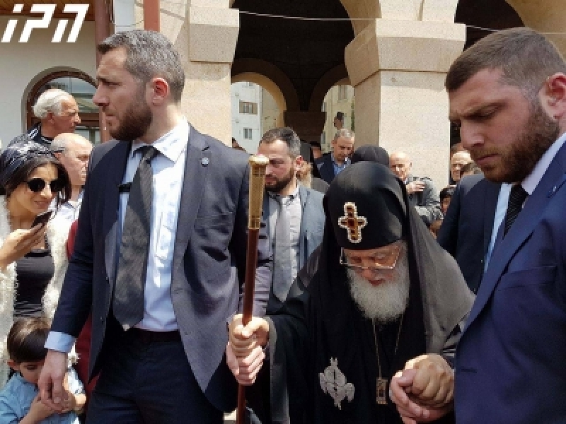 პატრიარქის კურთხევით, შვიდ და მეტშვილიან ოჯახებს "მამულისთვის თავდადებულის" სიგელები გადაეცემათ