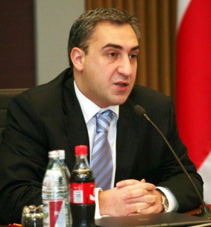 საგამოძიებო სამსახურში ნიკა გილაურის დაკითხვა მიმდინარეობს 