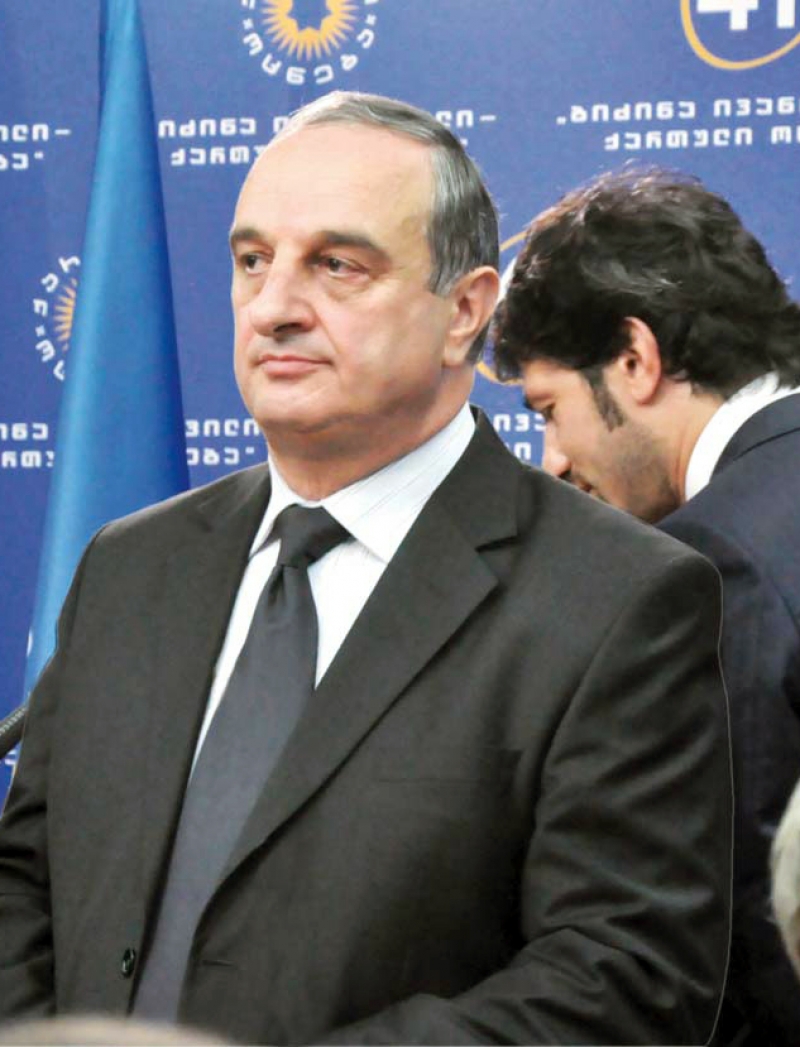 "აღებულ სოლიდურ პრემიებს სამინისტროს თანამშრომლები ისევ კობა სუბელიანს უბრუნებდნენ"