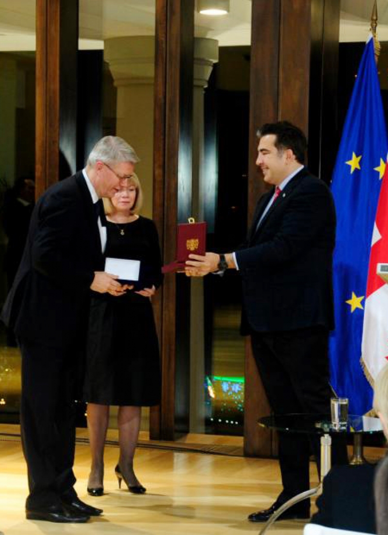 მიხეილ სააკაშვილმა ვალდის ზატლერსსა და ლილიტა ზატლერესს საქართველოს საპატიო მოქალაქეობა მიანიჭა