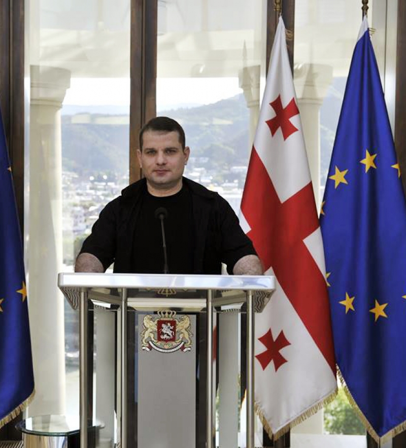"ნაცმოძრაობის" წევრი "ფეისბუქის" სტატუსის გაზიარების გამო დაკითხეს