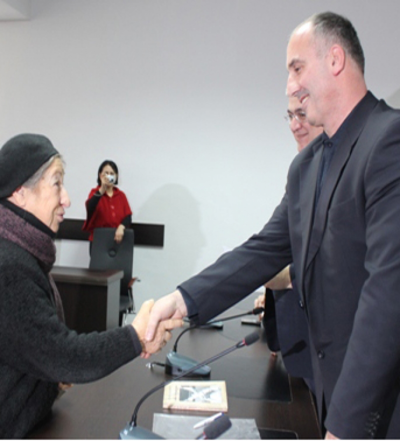 ინტერნეტ გამოკითხვის შედეგად, "წლის გამგებლად" ოლეგ იაძე დაასახელეს 