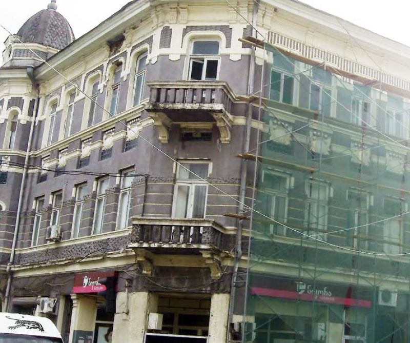 "თბილისის პრესტიჟულ უბნებში ბევრი ოჯახი დატოვეს უსახლკაროდ"