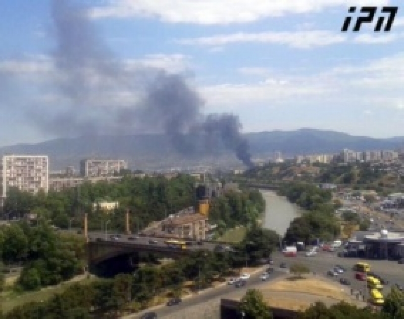 თბილისში დილიდან ძლიერი დაკვამლიანებაა