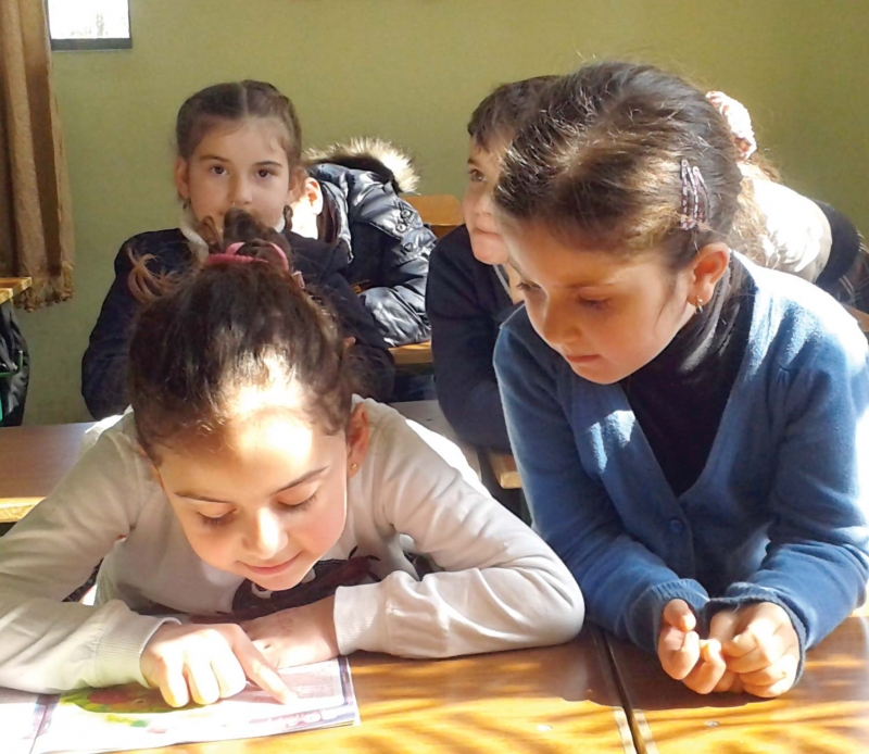 როგორი ტექსტების წაკითხვა უადვილდებათ ბავშვებს - "საბავშვო კარუსელის" მცირე ექსპერიმენტი
