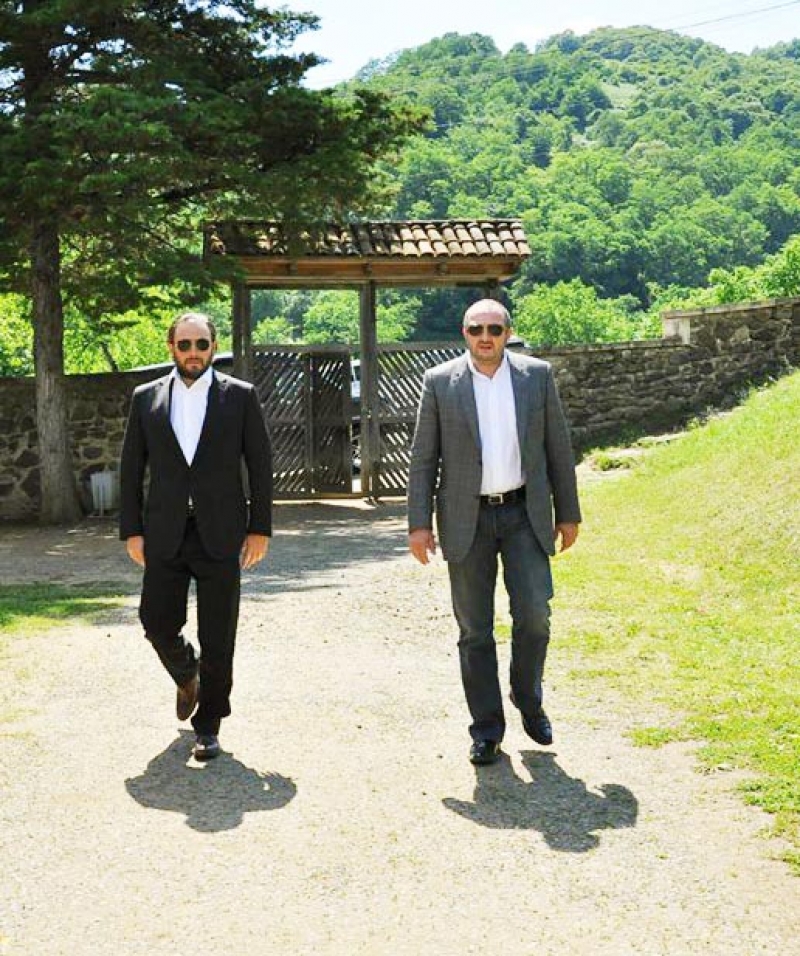 რა ნათესაობა აკავშირებს ლევან ვასაძეს გიორგი მარგველაშვილთან
