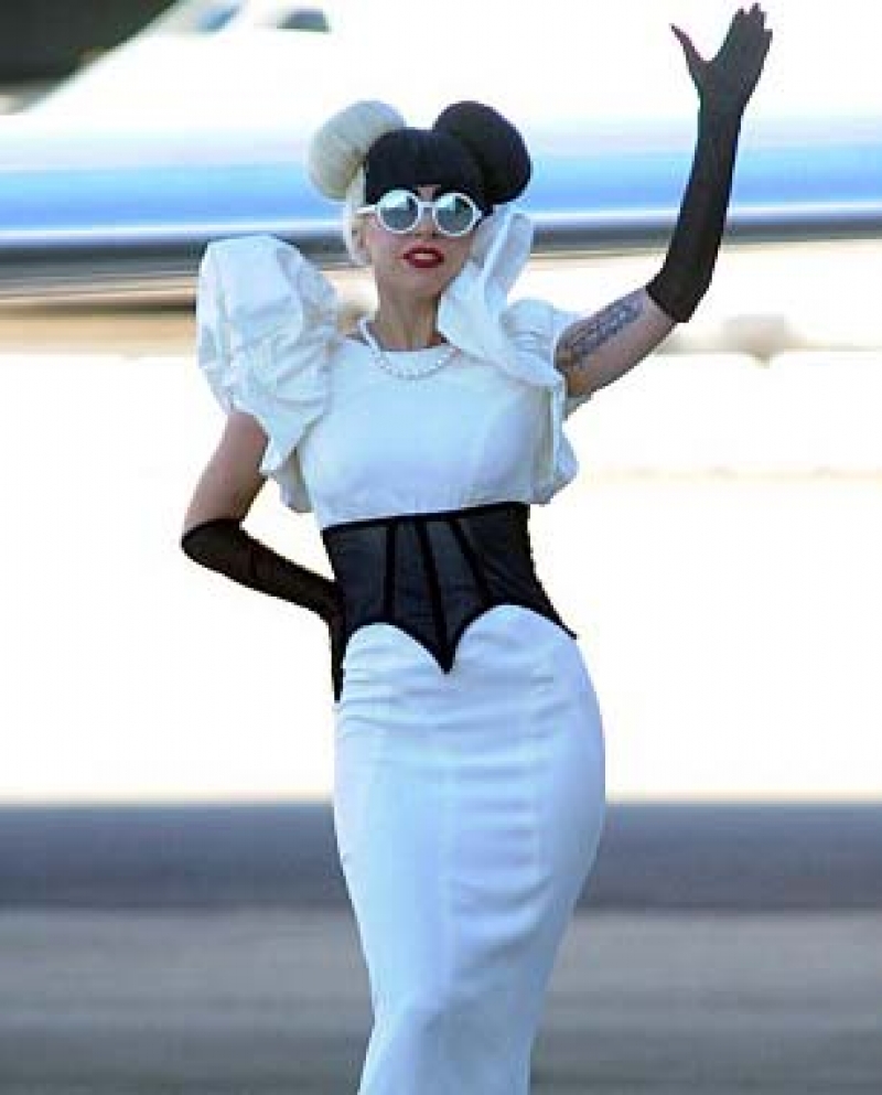 Lady Gaga რუს გეებს გამოესარჩლა