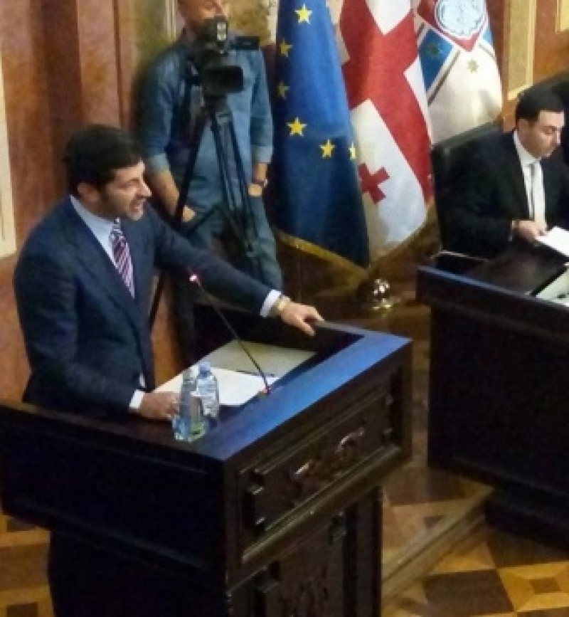 "ერთი ადგილი გვაქვს ნაძვის ხეზე შენთვის შემონახული..." - კალაძე-ხაბეიშვილის დაპირისპირება საკრებულოს სხდომაზე