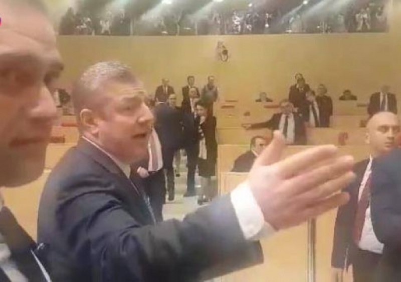 "იგივეს აკეთებს, არ დაადოს ხელი არავინ" - კვირიკაშვილის რეაქცია მელიას გამოსვლის შემდეგ მომხდარ დაპირისპირებაზე