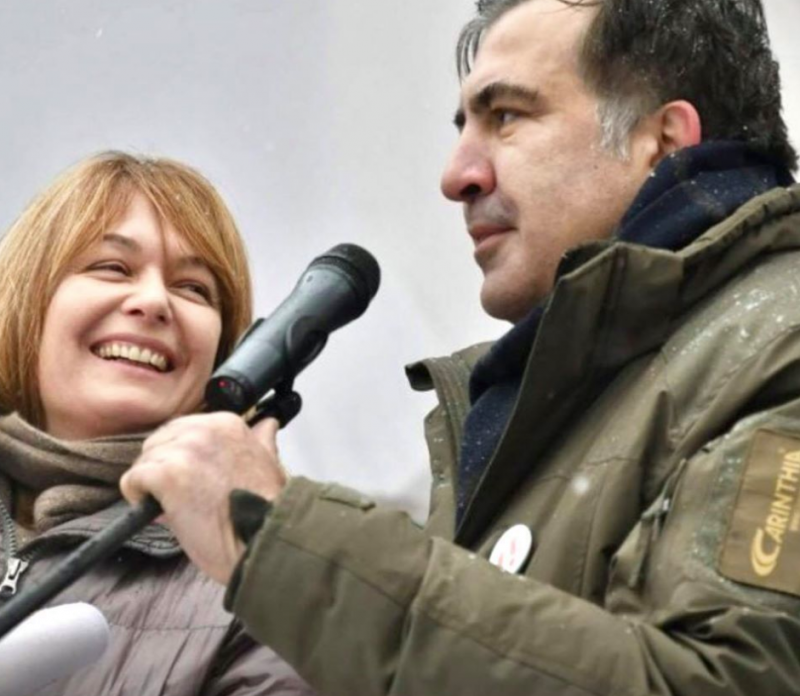 "მიშა წინა დღეებში ძლიერად გაგვიცივდა მაგრამ..." - სანდრა რულოვსი ქმრის ჯანმრთელობის შესახებ წერს