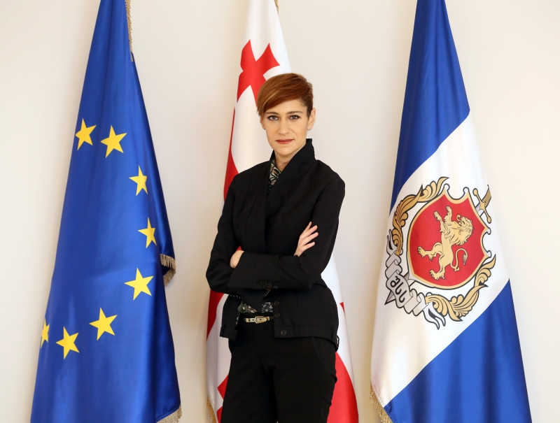 ვინ არის ქალი, რომელიც გიორგი გახარიამ შსს-ს საერთაშორისო ურთიერთობების დეპარტამენტის დირექტორად დანიშნა 
