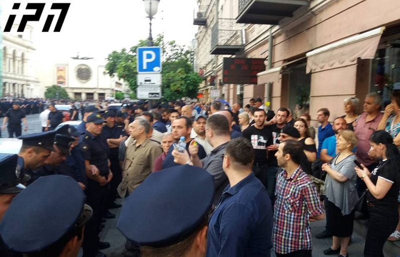 სანდრო ბრეგაძემ "ქართული მარშის" მონაწილეებს მოუწოდა, აღმაშენებლის გამზირი დატოვონ