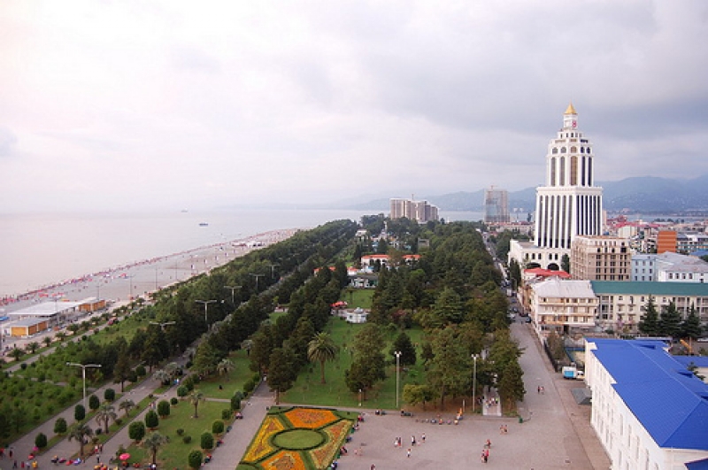 ბათუმის ბულვარის დაბინძურებისთვის 20-დან 5000 ლარამდე დაჯარიმდებით