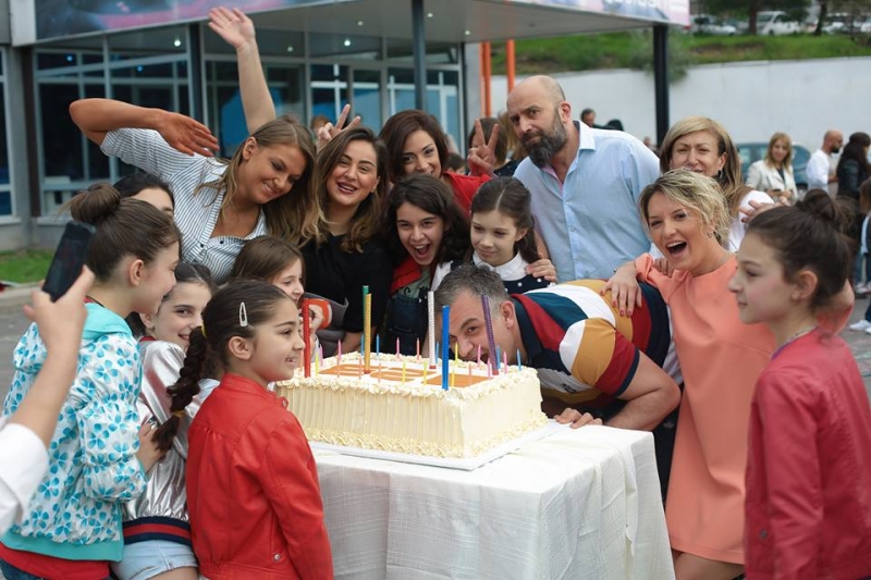 როგორ აღნიშნეს "რუსთავი 2"-ის სახეებმა ტელეკომპანიის დაბადების დღე და ბავშვთა დღე შვილებთან ერთად