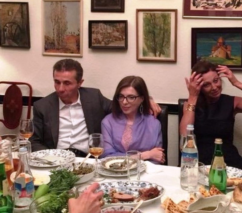 "ეგონოთ ავად ვარ, გაიხარონ და იყვნენო…" - რას ყვება ივანიშვილების ოჯახის მეგობარი ექს-პრემიერის ჯანმრთელობის მდგომარეობაზე