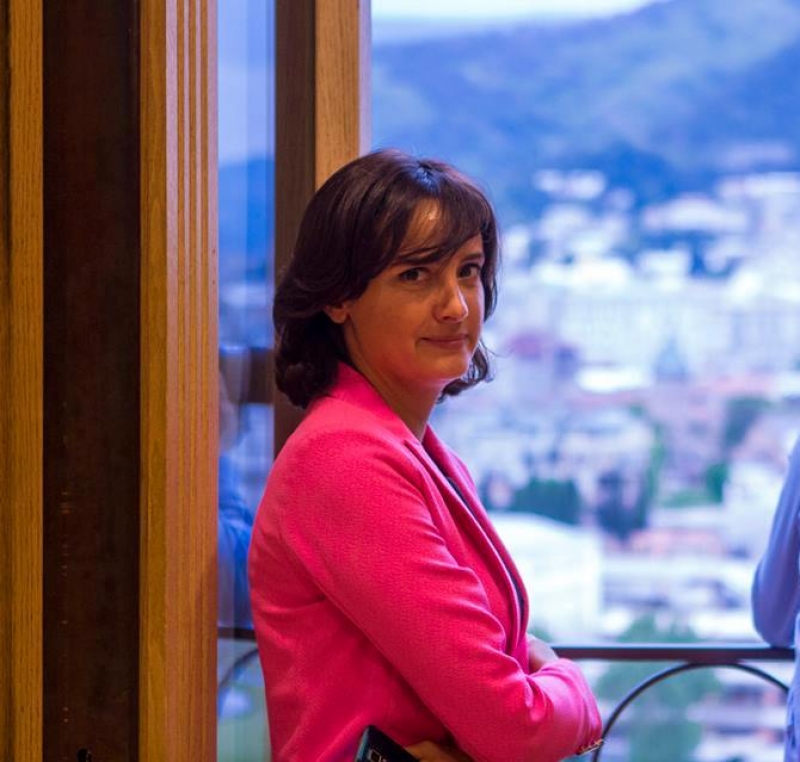 თეონა ბაღდავაძე აკა სინჯიკაშვილს კონტრბრალდებით პასუხობს: "ამ პოსტის არდადების სანაცვლოდ 40 ათას ლარს მთხოვდა"